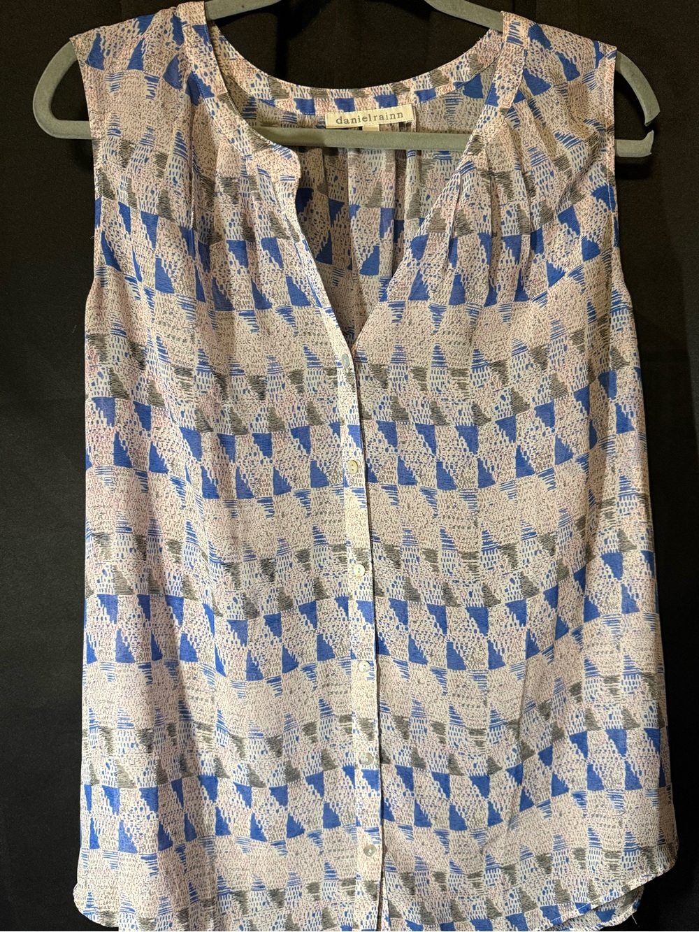 Daniel Rainn Blue and White Geometric Sleeveless Button-Front Top